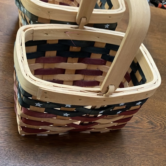 4th of July Set/2 nesting Patriotic baskets w/swing downhandle-NWOT-never used! - Picture 4 of 6